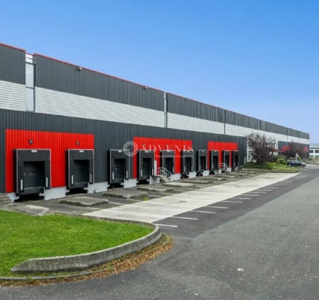 Industriel/Logistique dans Goussainville à louer - Photo de l’immeuble – Image 2 sur 9