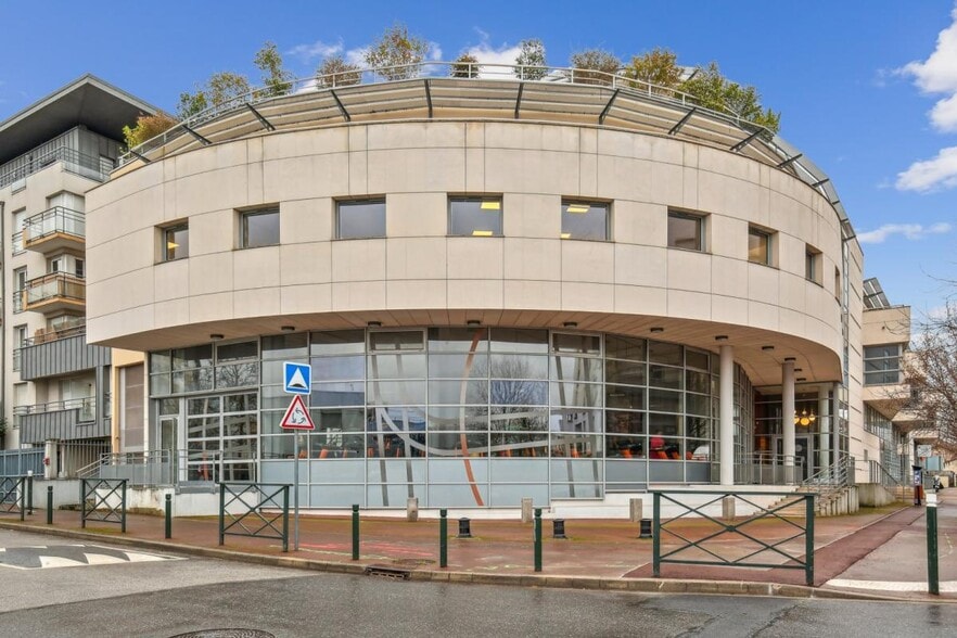 26/28 Rue Diderot, Nanterre à louer - Photo de l’immeuble – Image 1 sur 14