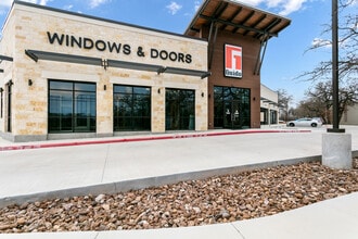 1328 S State Highway 16, Fredericksburg, TX à louer Photo de l’immeuble– Image 1 sur 10