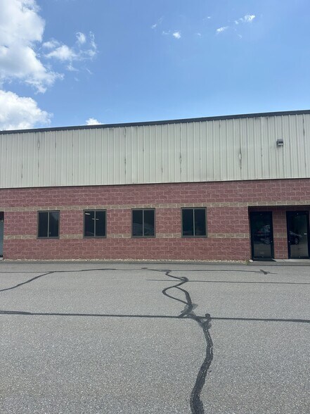 20 Priscilla Ln, Auburn, NH à louer - Photo de l’immeuble – Image 1 sur 28