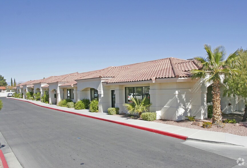 6950 Via Olivero Ave, Las Vegas, NV à louer - Photo de l’immeuble – Image 2 sur 28