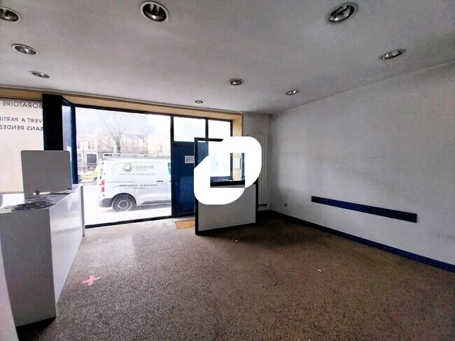 Plus de détails pour Local commercial à vendre