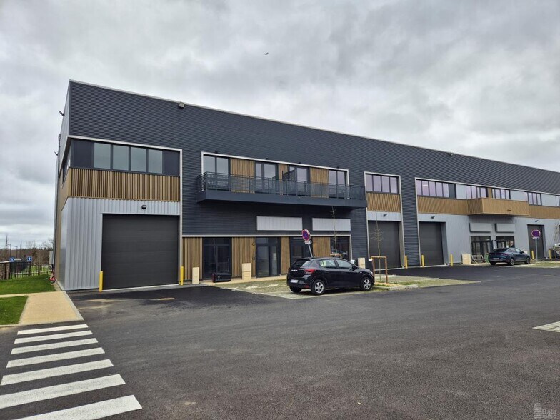Industriel/Logistique dans Chalifert à louer - Photo de l’immeuble – Image 2 sur 11