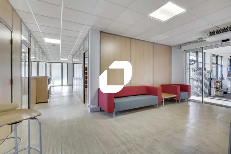 1 Rue Francois Geoffre, Montigny-le-Bretonneux à vendre - Photo intérieure – Image 3 sur 8