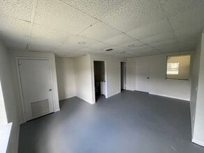 702 W Park Ave, Edgewater, FL à louer Photo intérieure– Image 1 sur 14