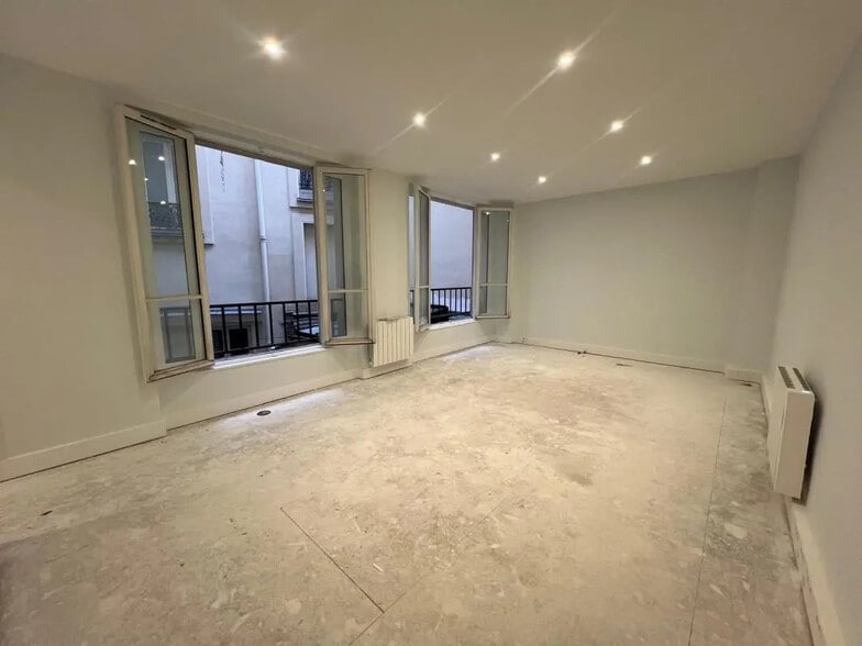 21 Place De La République, Paris à louer - Photo de l’immeuble – Image 3 sur 6
