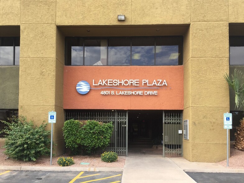 4801 S Lakeshore Dr, Tempe, AZ à louer - Photo de l’immeuble – Image 3 sur 7