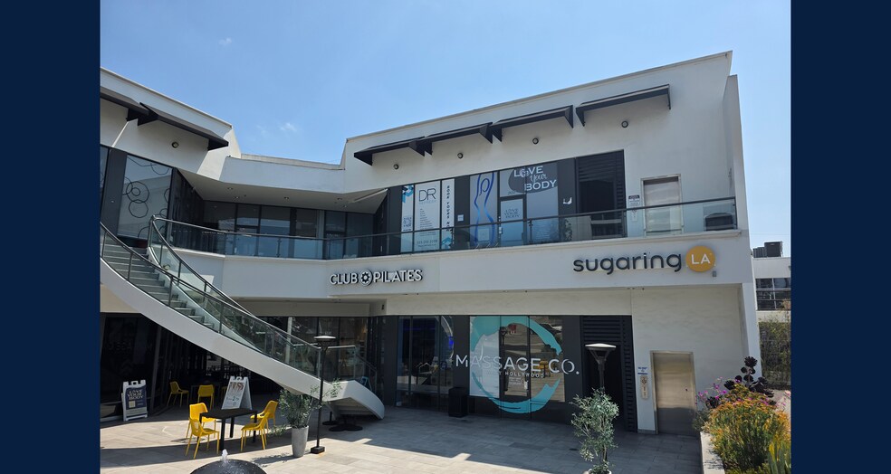 1106 N La Cienega Blvd, West Hollywood, CA à louer - Photo de l’immeuble – Image 2 sur 3