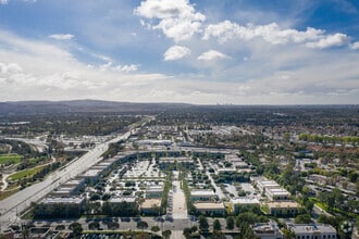 950 Roosevelt Ave, Irvine, CA - VUE AÉRIENNE  vue de carte