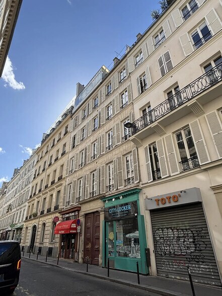 33 Rue Godot De Mauroy, Paris à louer - Photo de l’immeuble – Image 2 sur 11