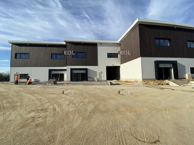 Plus de détails pour Local d’activités à vendre