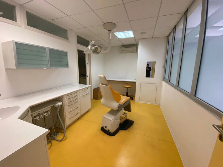 Bureau dans Marseille à vendre - Photo de l’immeuble – Image 2 sur 12