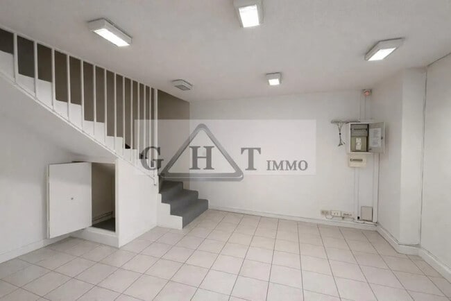 Plus de détails pour Bureau, Local commercial à louer