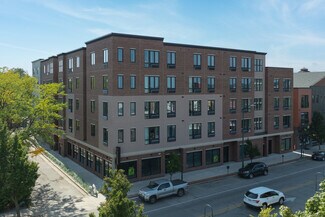 Plus de détails pour 232 East State St, Traverse City, MI - Logement à vendre