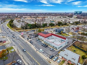 325 Merrick Ave, East Meadow, NY - Vue aérienne  vue de carte - Image1