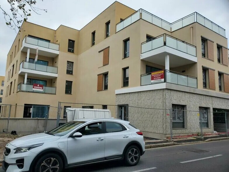 Local commercial dans Craponne à vendre - Photo de l’immeuble – Image 2 sur 9