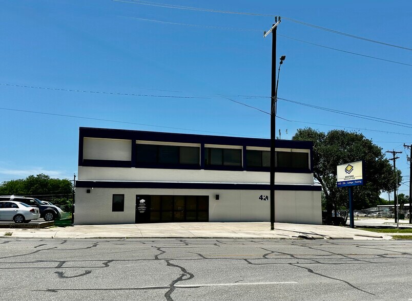 4205 San Pedro Ave, San Antonio, TX à vendre - Photo de l’immeuble – Image 2 sur 12