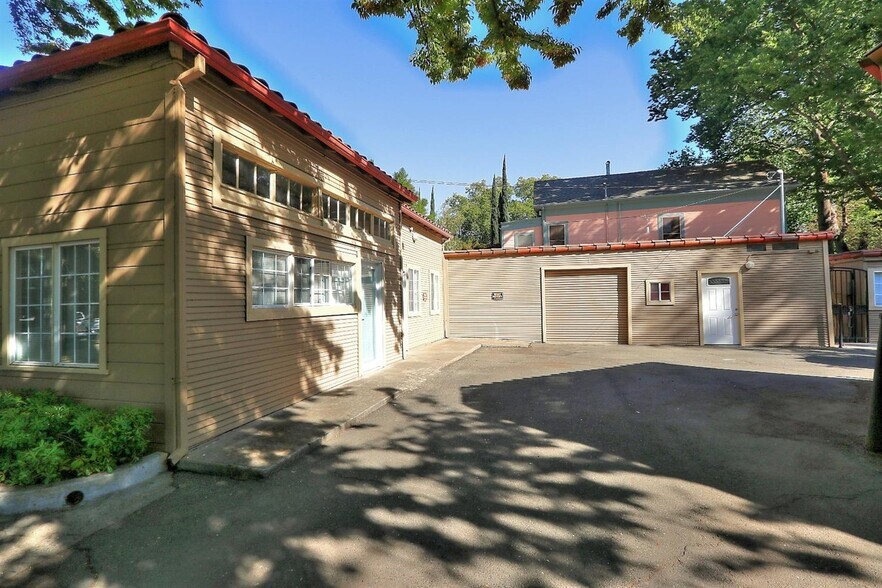 2301 F St, Sacramento, CA à vendre - Photo de l’immeuble – Image 3 sur 15
