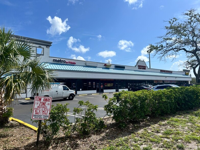 2601-2667 W Atlantic Blvd, Pompano Beach, FL à louer - Photo de l’immeuble – Image 2 sur 5