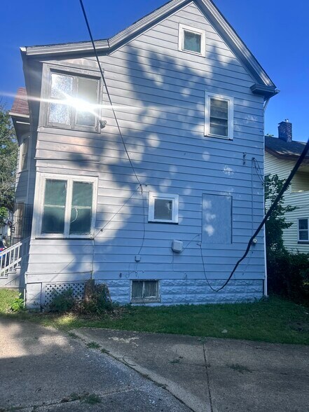 3590 E 108th St, Cleveland, OH à vendre - Photo de l’immeuble – Image 3 sur 27