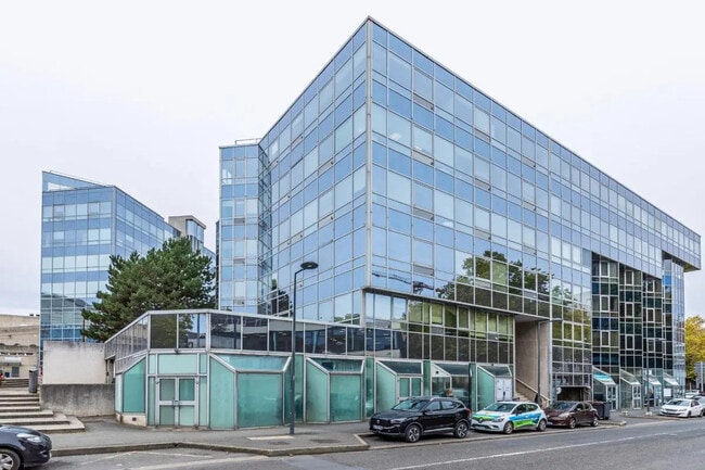 Plus de détails pour 3 Rue Des Mazières, Évry-Courcouronnes - Bureau à vendre