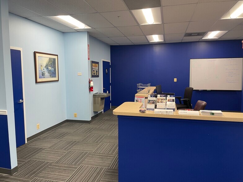 8131 Ritchie Hwy, Pasadena, MD à louer - Photo intérieure – Image 3 sur 12