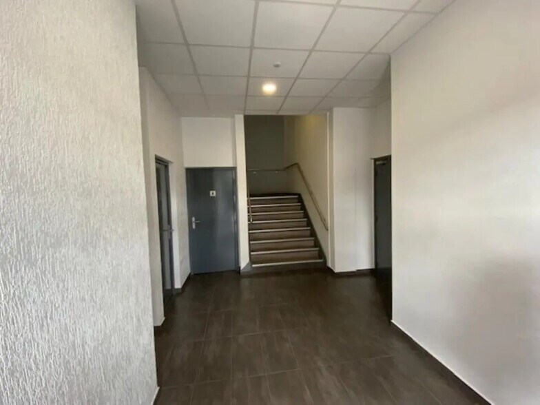 86-114 Avenue Louis Roche, Gennevilliers à louer - Photo de l’immeuble – Image 2 sur 12