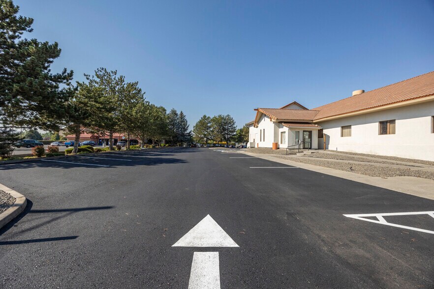 829 Goethals Dr, Richland, WA à vendre - Photo de l’immeuble – Image 2 sur 26