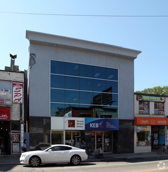 627 Bloor St W, Toronto, ON à louer - Photo de l’immeuble – Image 1 sur 28