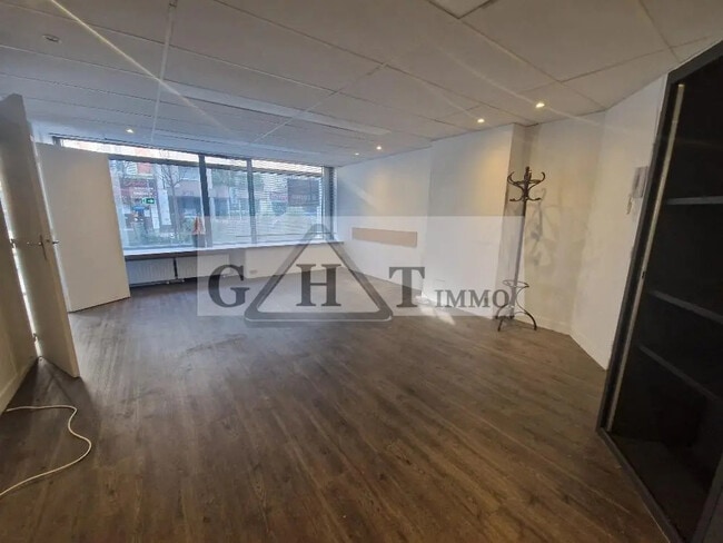 Plus de détails pour Local commercial à louer