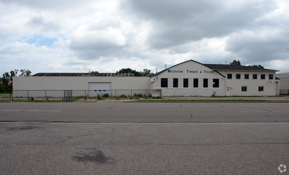 1258 Rochester Rd, Troy, MI à vendre - Photo de l’immeuble – Image 2 sur 8
