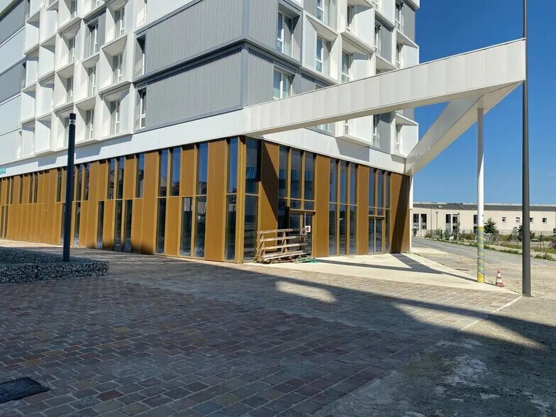 Local commercial dans Reims à louer - Photo de l’immeuble – Image 2 sur 4
