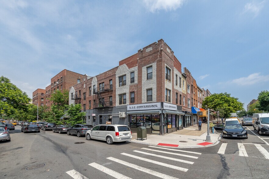 39-29 47th Ave, Sunnyside, NY à vendre - Photo de l’immeuble – Image 2 sur 42