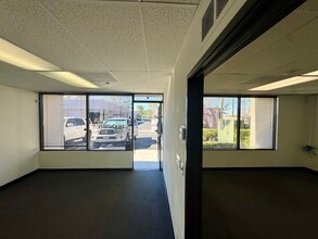 6 McLaren, Irvine, CA à louer Photo intérieure– Image 1 sur 13