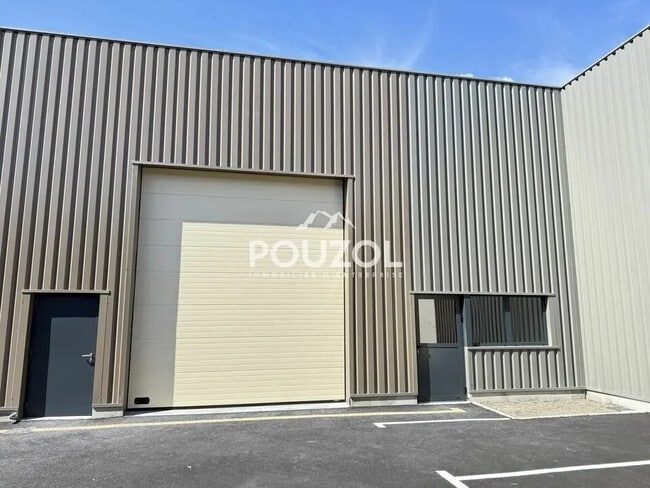 Plus de détails pour Local d'activités à louer