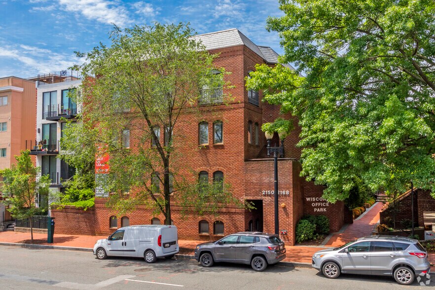 2150-2168 Wisconsin Ave NW, Washington, DC à louer - Photo principale – Image 1 sur 22