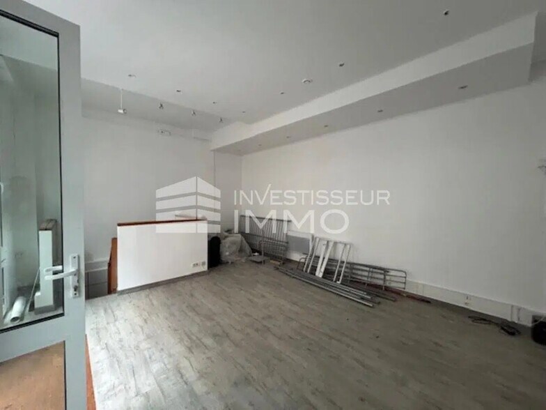 Local commercial dans Clichy à vendre - Photo de l’immeuble – Image 3 sur 5