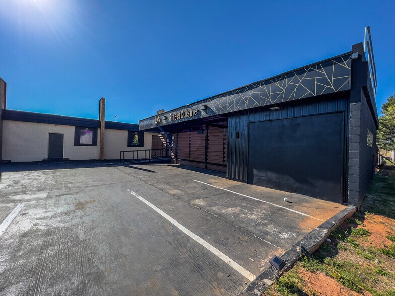 5708 NW Expressway St, Oklahoma City, OK à vendre - Photo de l’immeuble – Image 3 sur 11
