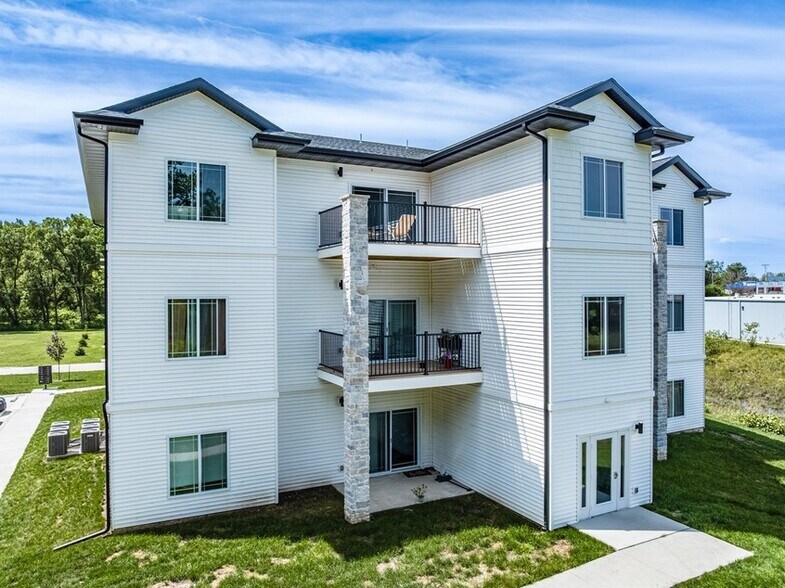 605 E 1st St, Monticello, IA à vendre - Photo de l’immeuble – Image 3 sur 8