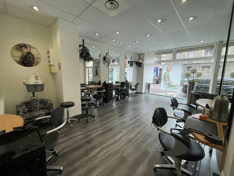 Local commercial dans Reims à louer - Photo de l’immeuble – Image 3 sur 7