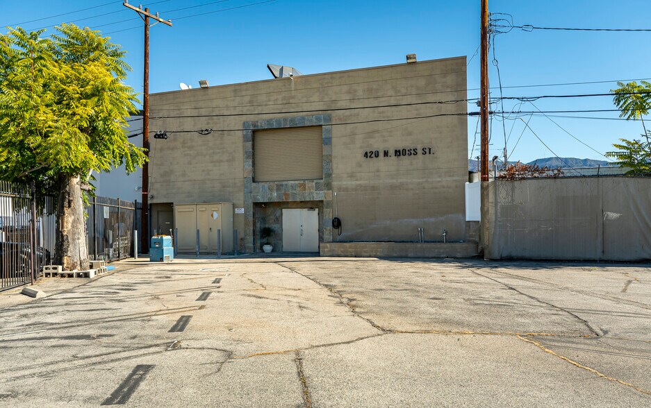 425 N Varney St, Burbank, CA à louer - Photo de l’immeuble – Image 2 sur 16