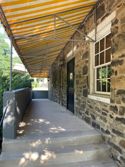 1518-1520 Clipper Mill Rd, Baltimore, MD à louer - Photo de l’immeuble – Image 3 sur 9