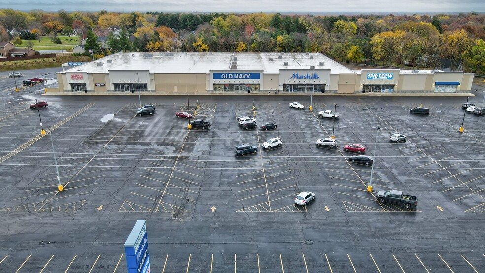 2901 E Lincoln Way, Sterling, IL à louer - Photo de l’immeuble – Image 1 sur 11