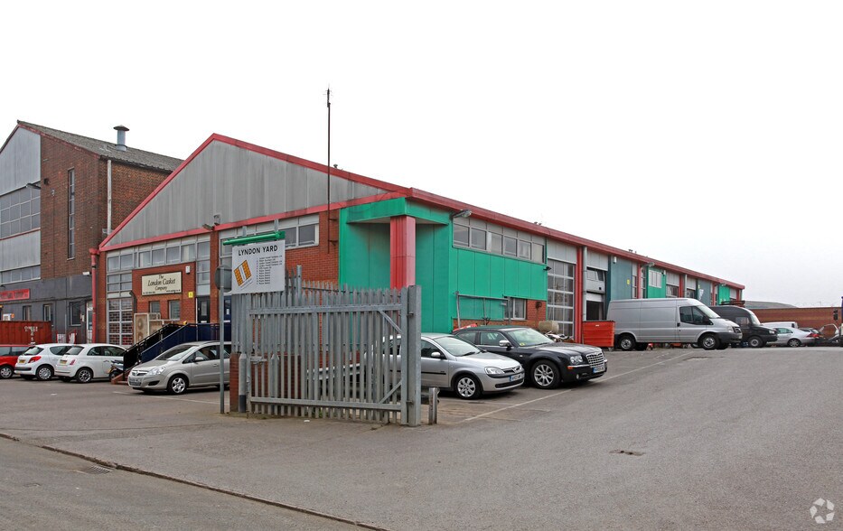 Riverside Rd, Londres à louer - Photo principale – Image 1 sur 1