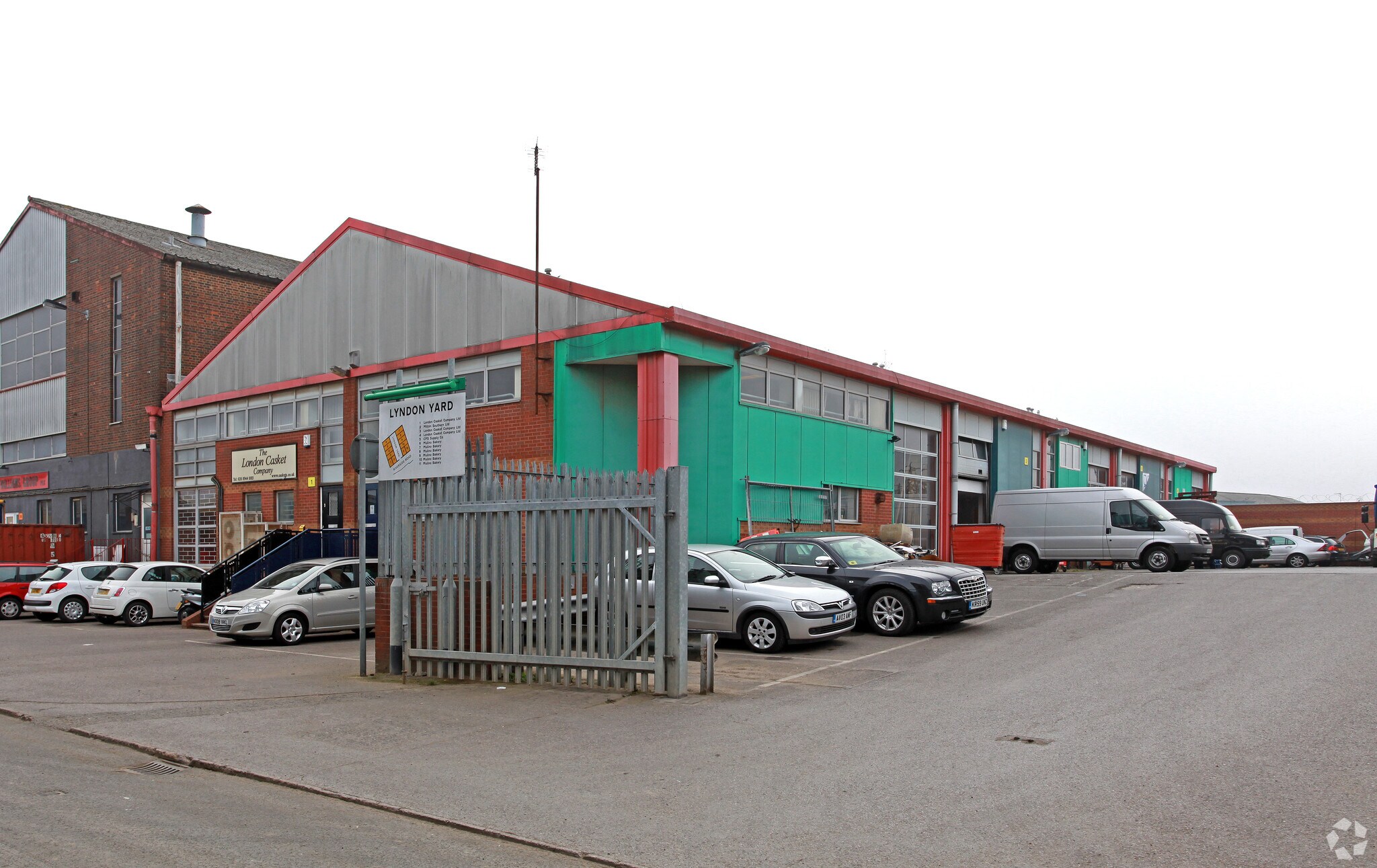 Riverside Rd, Londres à louer Photo principale– Image 1 sur 2