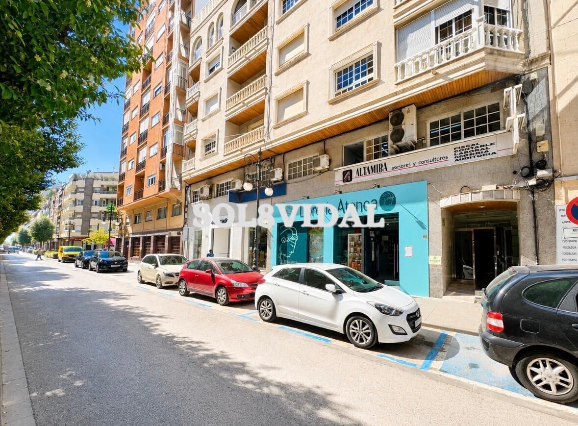 Local commercial dans Orihuela, Alicante à vendre Photo de l’immeuble– Image 1 sur 15