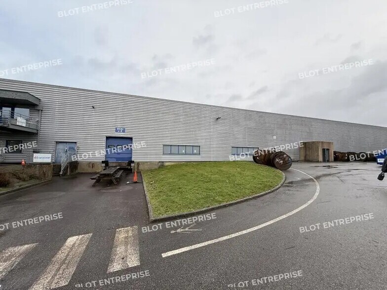Industriel/Logistique dans Guichen à vendre - Photo de l’immeuble – Image 2 sur 14