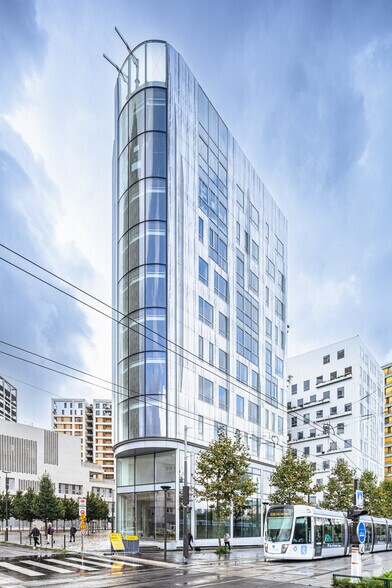 6 Avenue De La Porte De La Chapelle, Paris à louer - Photo de l’immeuble – Image 2 sur 4