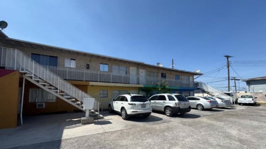 242 Boston Ave. West, Las Vegas, NV à vendre - Photo de l’immeuble – Image 3 sur 16