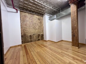 231 Front St, Brooklyn, NY à louer Photo de l’immeuble– Image 1 sur 3